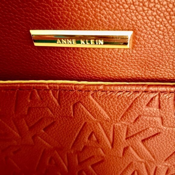 Anne Klein  Bag AK Embossed Satchel/Shoulder/Color Red /POCKETS/Gold Hardware - Picture 4 of 14